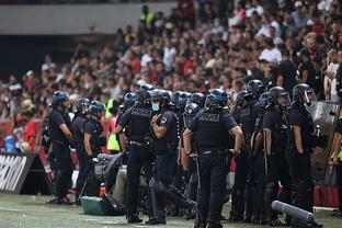 邓卓翔：球员状态并不让人满意，技战术也没有可圈可点的地方