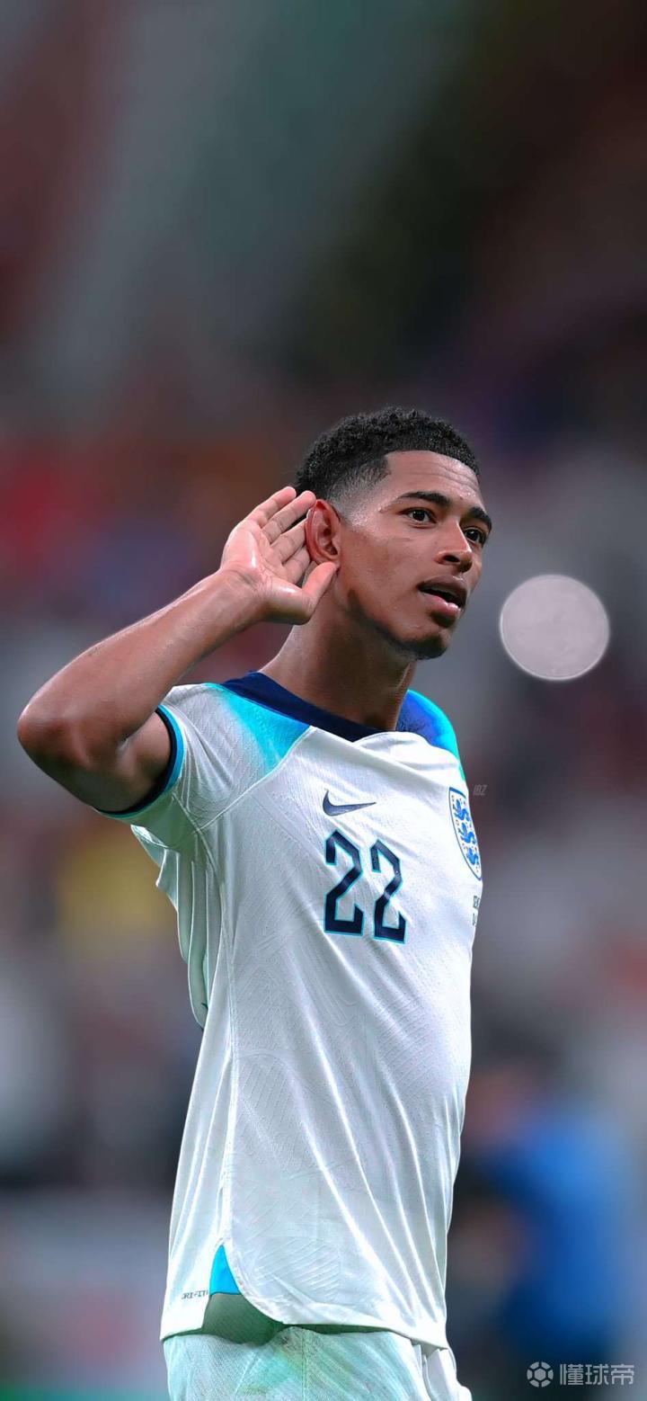 世体：巴萨密切关注福特外租的表现，他被视为未来的实际选项（世体：巴萨重点考察福特租借期表现，将其视作未来的现实选项）