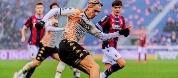 1次退赛引热议！郑钦文敢拒聚光灯，是遗憾还是冠军格局？