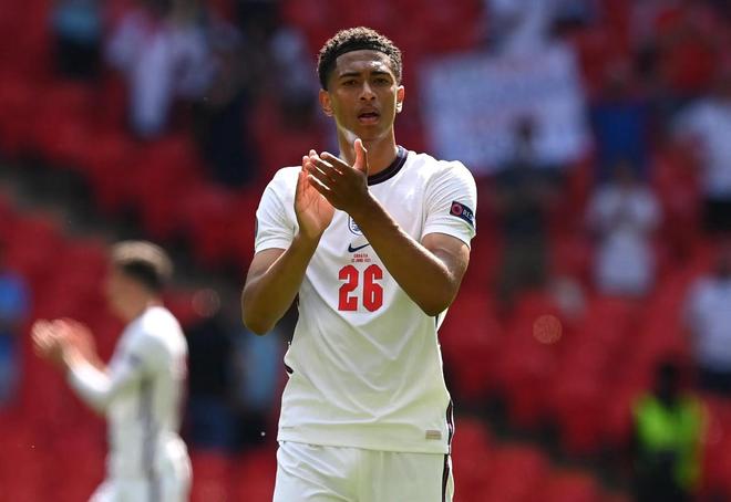 韩国杯半场：李洞俊补时收空门大礼建功，光州暂0-1全北