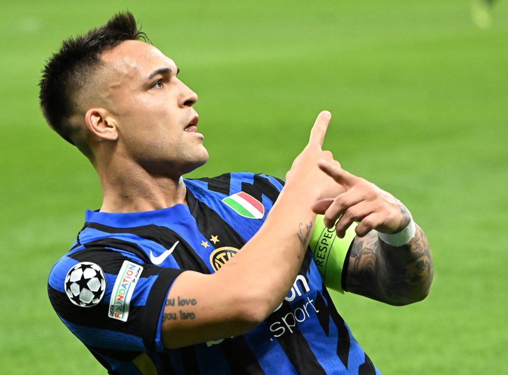 2026米兰冬奥会火炬继续在意大利境内传递