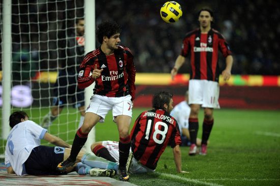 TA评红军面临问题：定位球防守成短板；球队压迫力不足