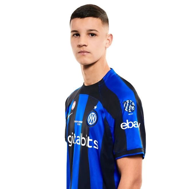 渝媒介绍重庆铜梁龙冲超庆典：也是新股东形象的首次集中展示