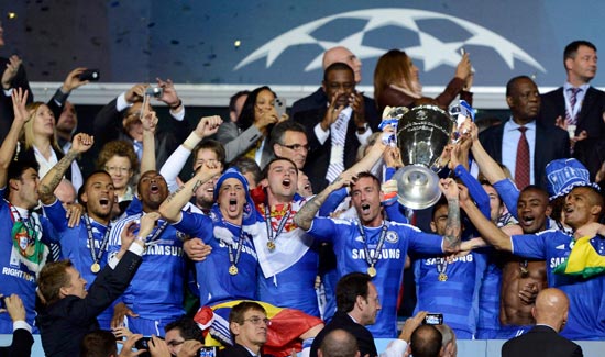 欧冠赛场精彩瞬间：巴萨2-1战胜拜仁,（欧冠焦点之战：巴萨2-1力克拜仁）