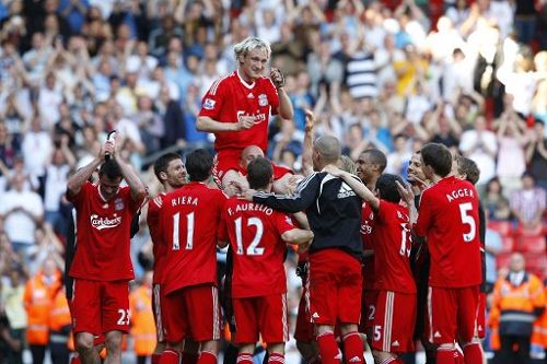 利物浦晒萨拉赫海报预热埃及vs南非，法老首轮比赛补时绝杀（利物浦发布萨拉赫海报为埃及战南非预热，法老首战补时绝杀）