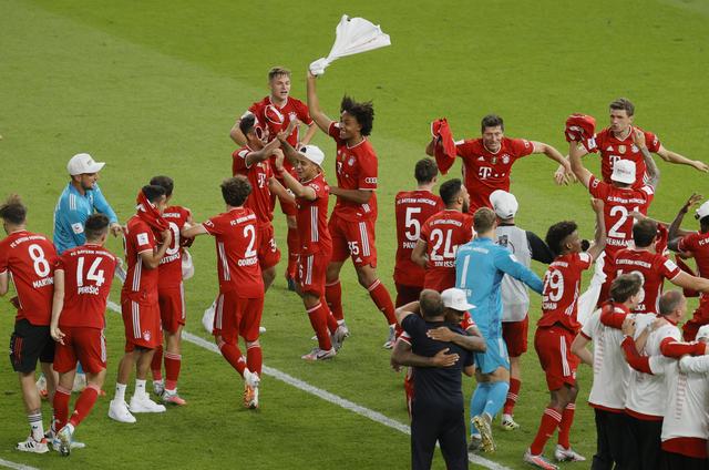 东体：明年3月份国足可能与打进世界杯正赛的亚洲球队热身