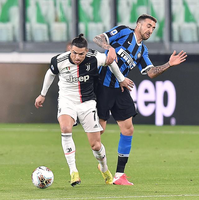 40岁前曼城队长费尔南迪尼奥退役，效力曼城9年5夺英超冠军（40岁的前曼城队长费尔南迪尼奥宣布退役，九年曼城生涯斩获5座英超冠军）