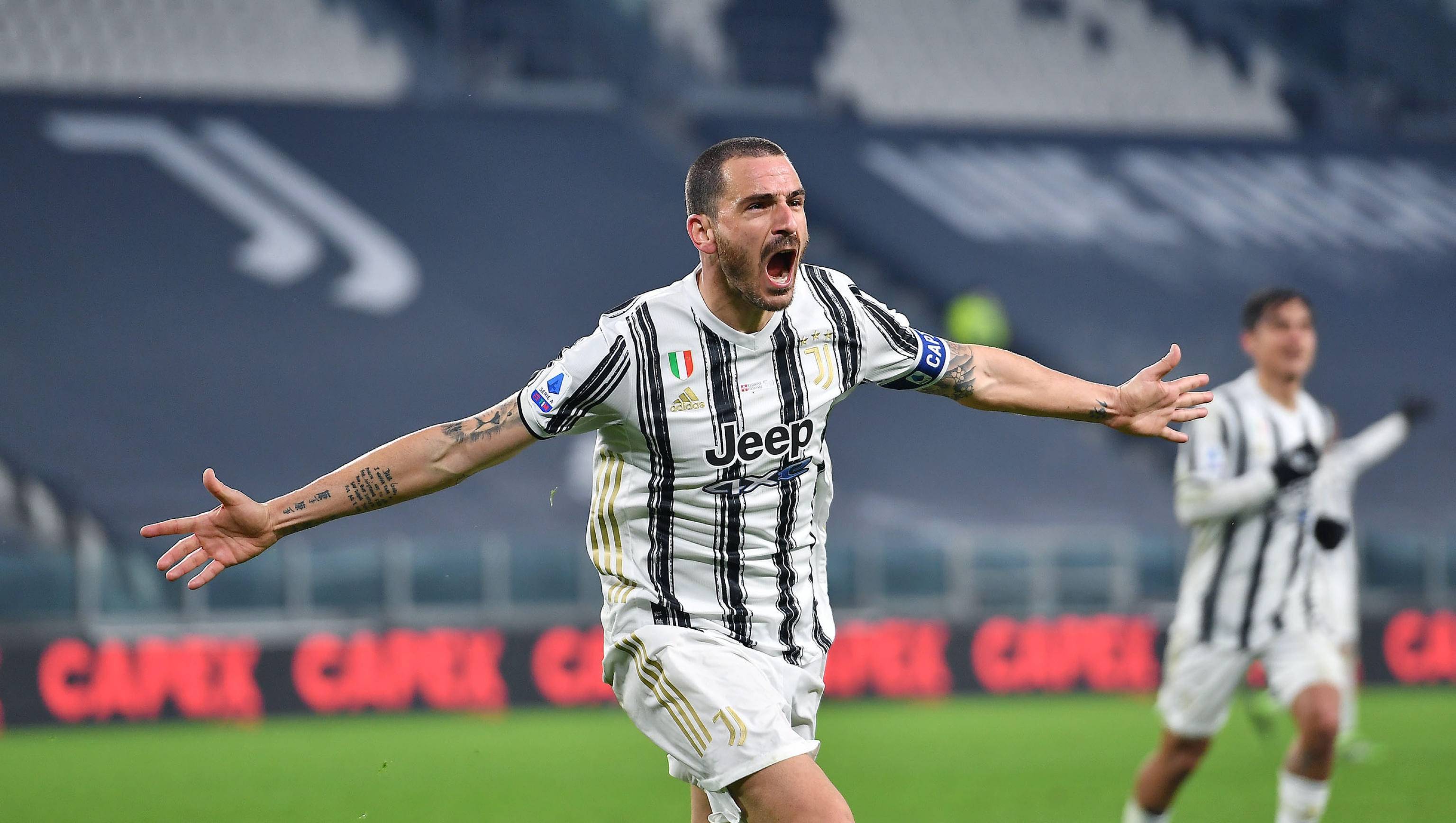 土媒：土超球员返回途中汽车突然起火，好在球员本人提前下车